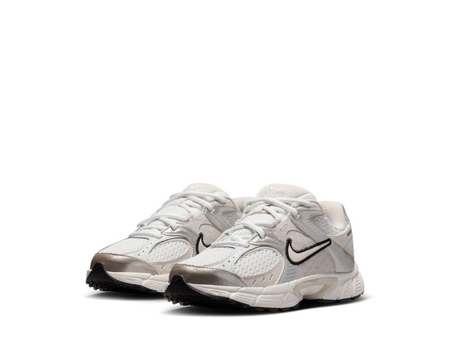 Nike V5 RNR Sneaker - Kids'
