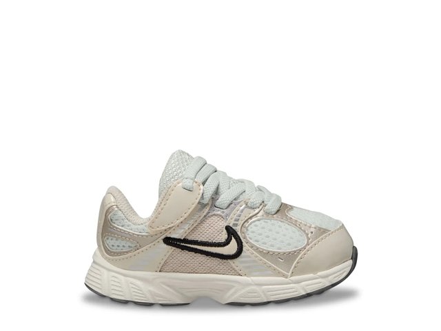 Nike V5 RNR Sneaker - Kids' - Free Shipping | DSW