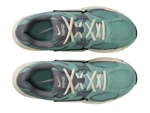 Nike V5 RNR Sneaker - Women's - Free Shipping | DSW