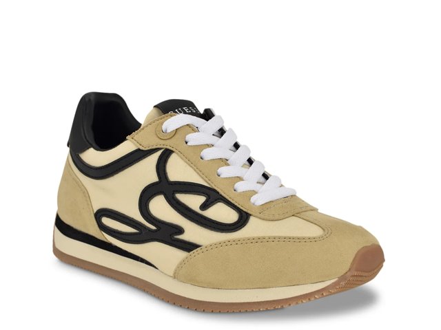 【GUESS ゲス】Skroll レディーススニーカー Guess Skroll Metallic Retro-Inspired Sneakers | Dillard's