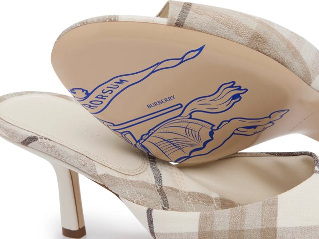 サンダル・ミュール Burberry SS25 Embroidered fabric Mews mules (8101603 C1788) 0400022083408_TEACUPIPCHECK?