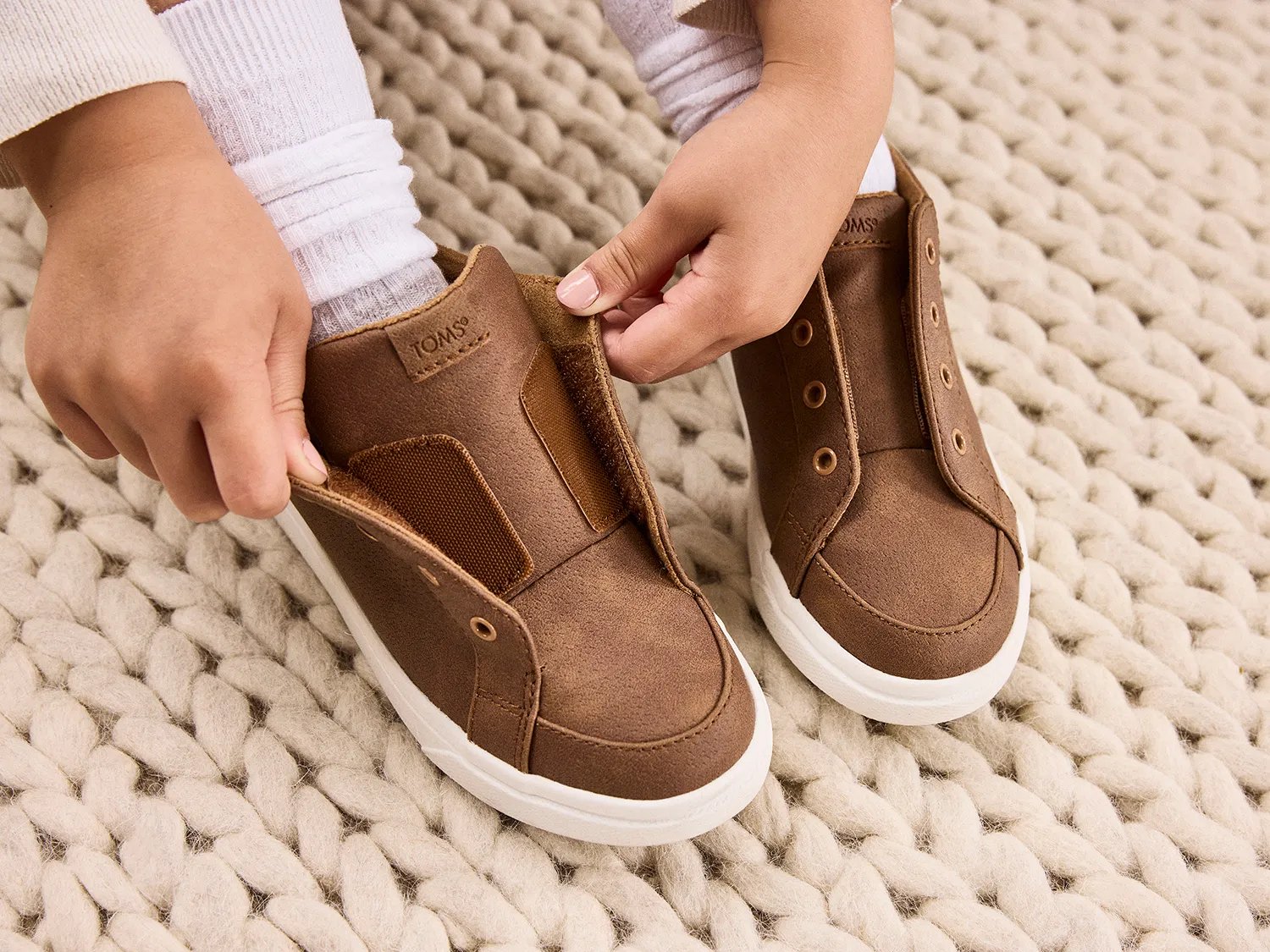 Cruz Mid Sneaker