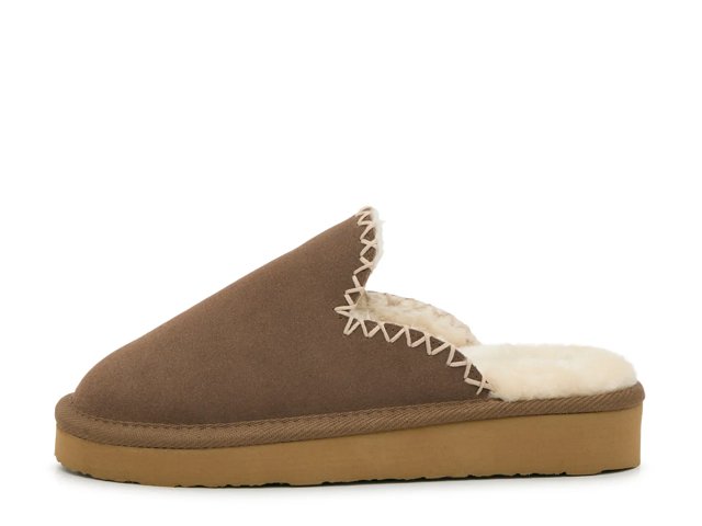 Minnetonka Stitch Scuff Slipper - Women's - Free Shipping | DSW