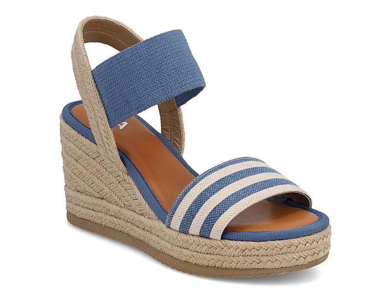Amazon.com | Andre Assous Women's Nori Wedge Sandal, Clear