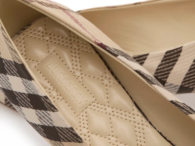 ふるさと納税 Burberry Baby Pump - Free Shipping | DSW ロンパース・カバーオール