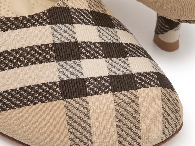 高級素材使用ブランド Pump Baby Burberry - DSW | Shipping Free ロンパース・カバーオール