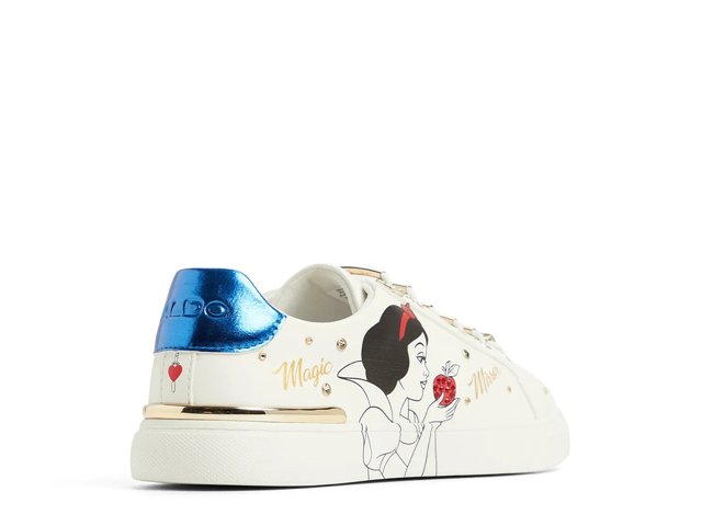 【ALDO x Disney】白雪姫 スノーホワイト スタッズ 白スニーカー Aldo x Disney Snow White Slip-On Sneaker - Free Shipping | DSW