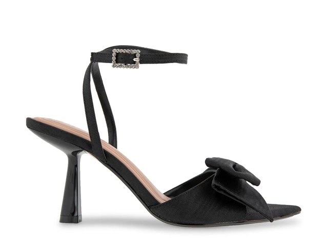 BCBGeneration Ilana Pump