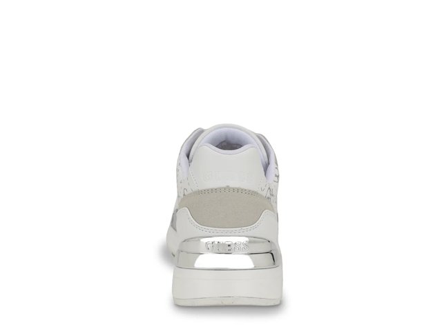 【GUESS】モクシア Guess Moxea Sneaker - Free Shipping | DSW