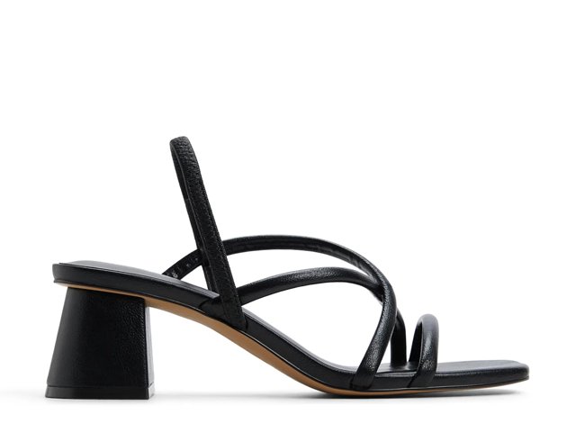 Kiira Sandal