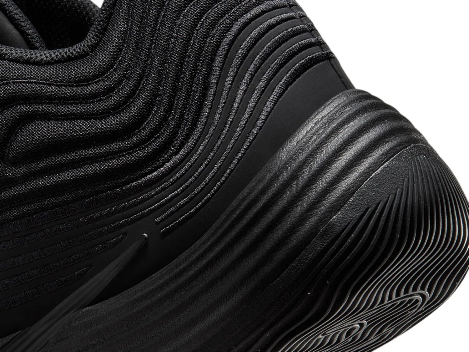 Precision 8 Basketball Shoe - Men's