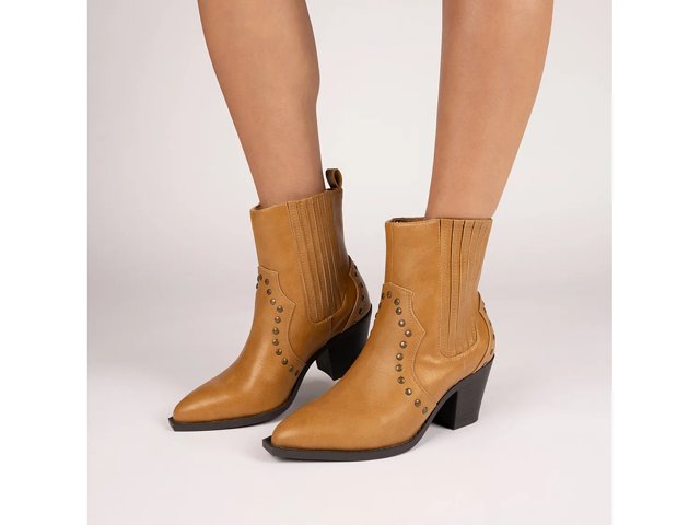 Journee Braylee Western Bootie - Free Shipping | DSW