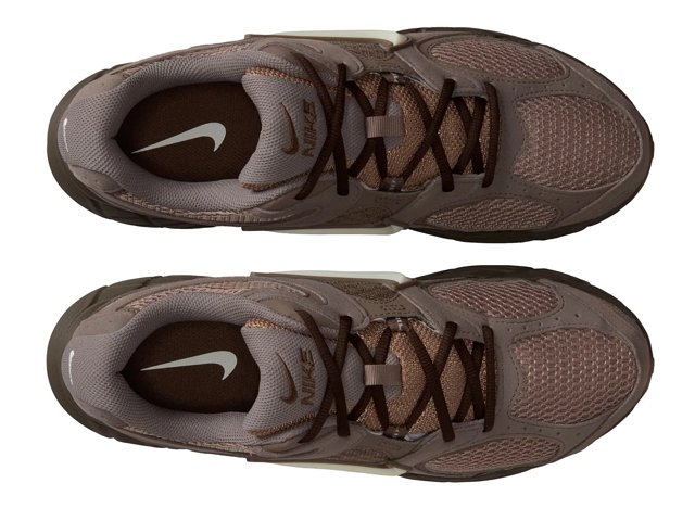 Nike V5 RNR Sneaker - Men's - Free Shipping | DSW