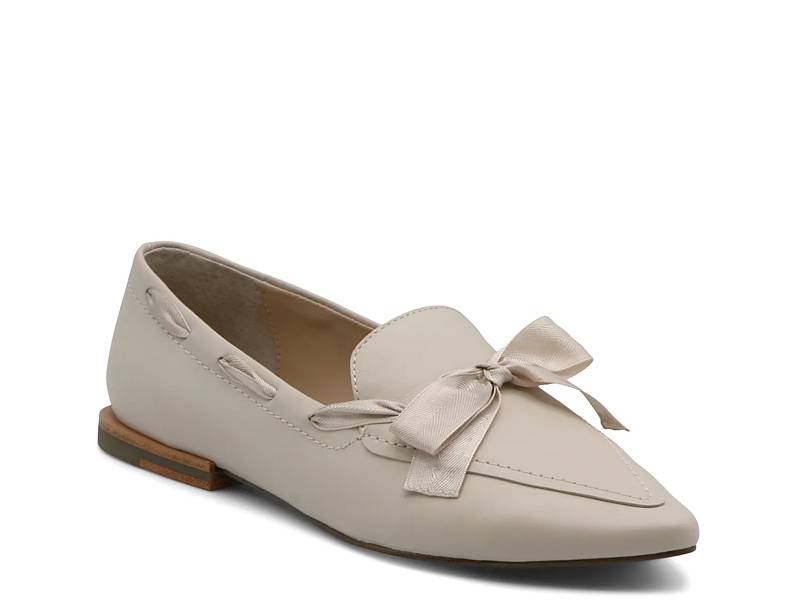 Izzi Flat