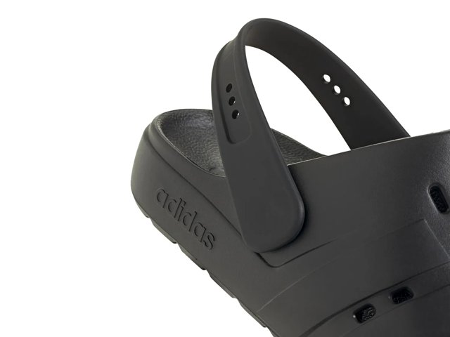 【adidas】 Sportswear Adilette Clog 2.0 Black The Adidas Adilette Clog Just Got a Trendy Butter-Yellow Glow-Up