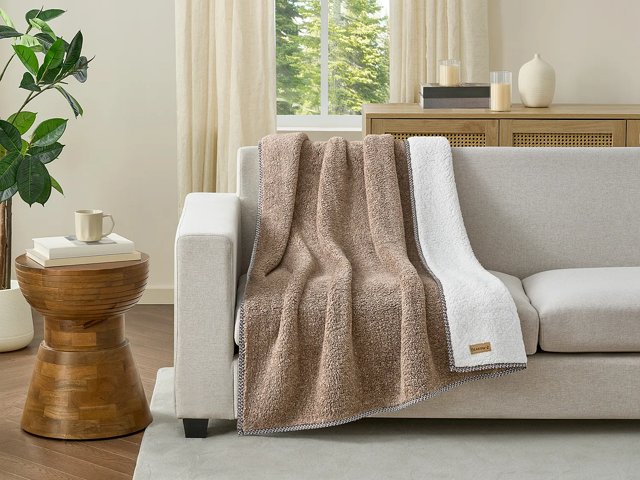 Bearpaw Reverton Throw Blanket - Free Shipping | DSW
