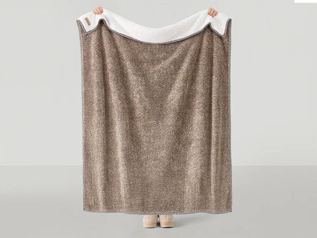 Bearpaw Reverton Throw Blanket - Free Shipping | DSW