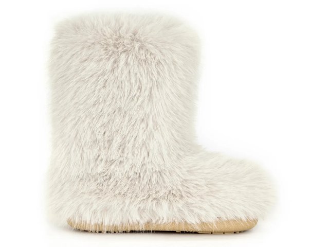 Azalea Wang Dipa Boot