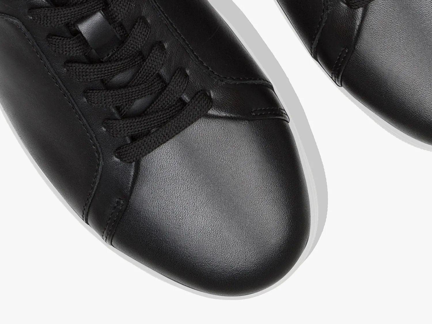 Rally Sneaker