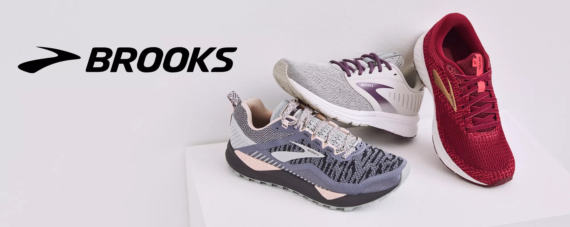 brooks fashion sneakers