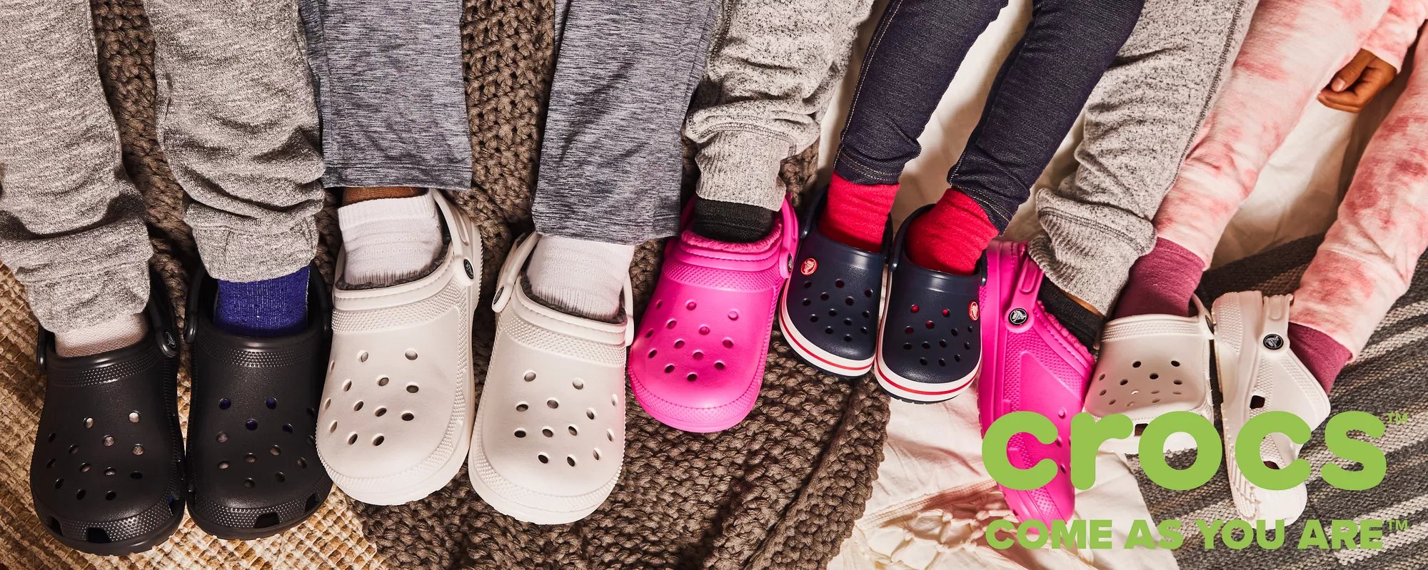 narrow width crocs