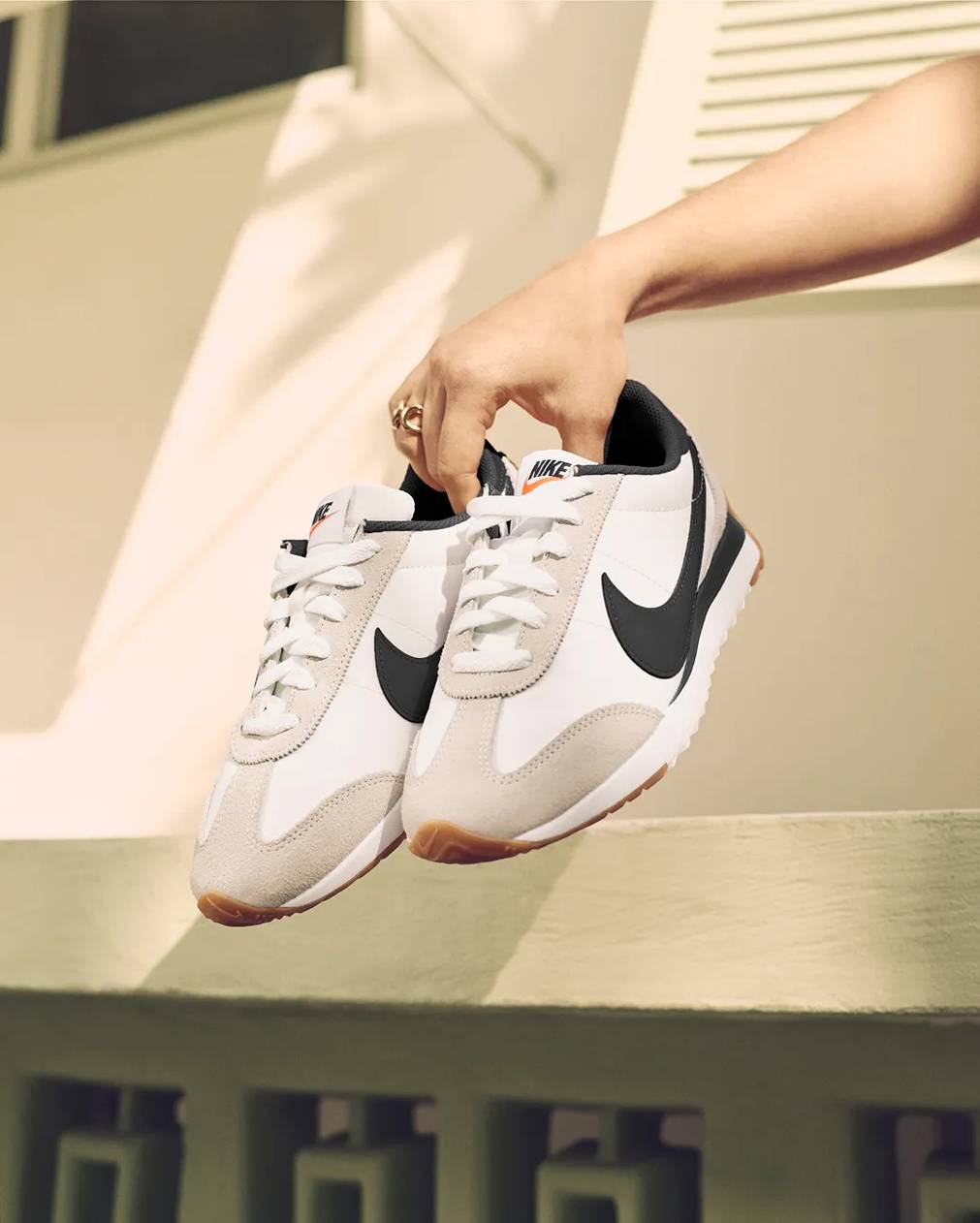 dsw ladies nike sneakers