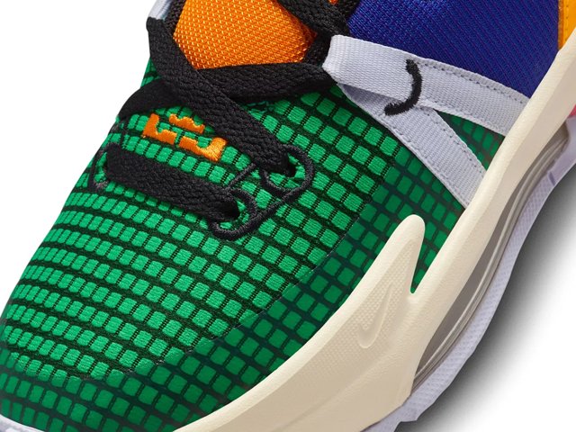 Lebron witness 4 clearance youth
