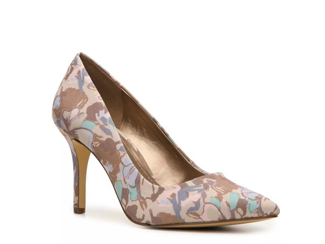 BCBGeneration Gaminkha Floral Pump