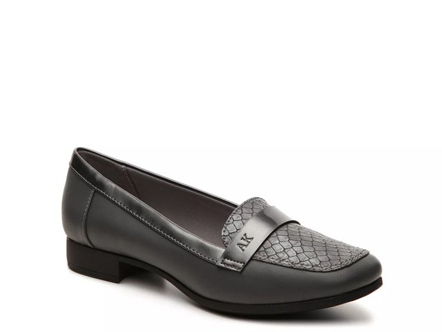 Anne klein vittorio loafer hotsell